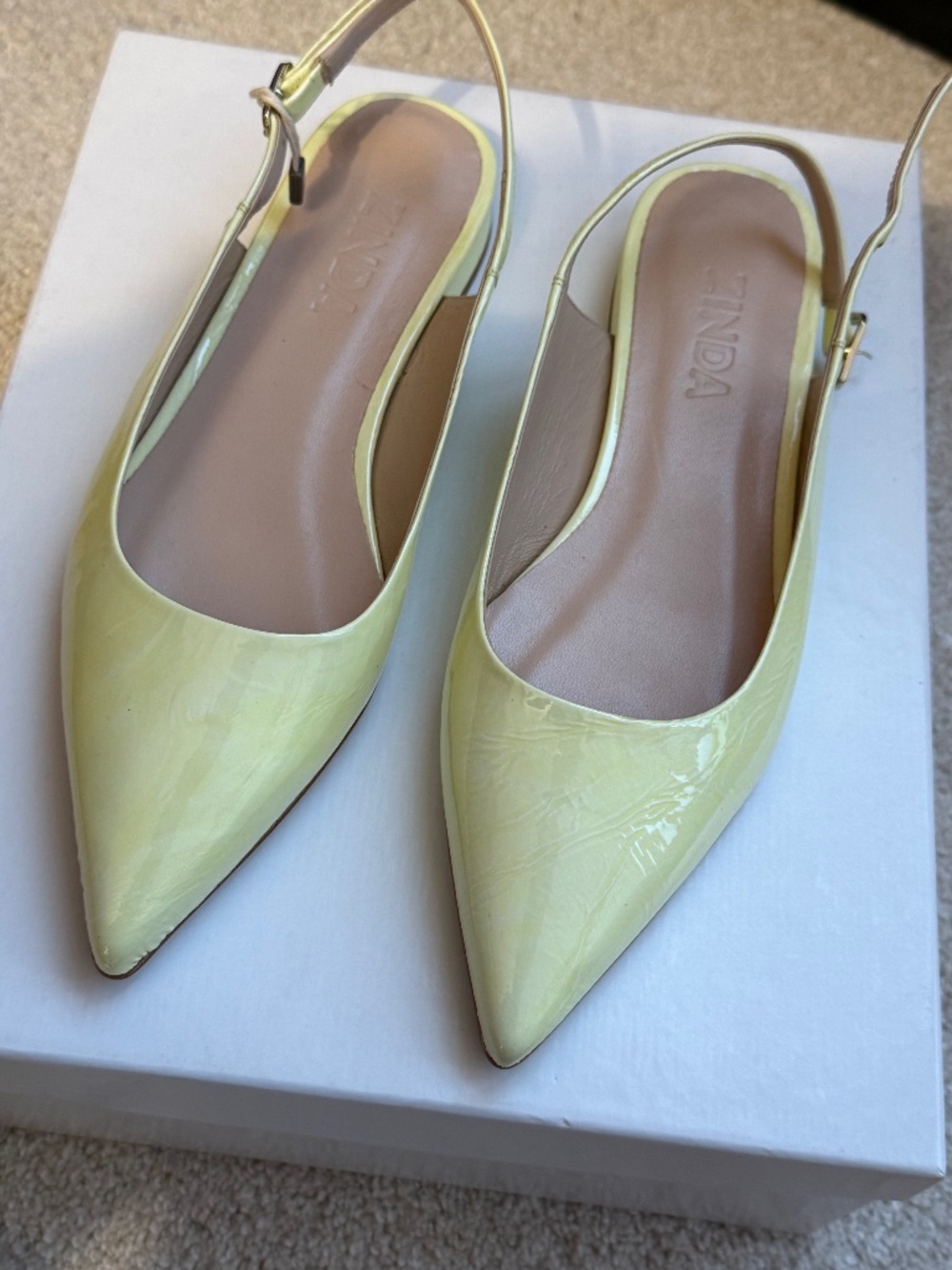 Unworn, Zinda leather flat sandals, size 5, made in spain